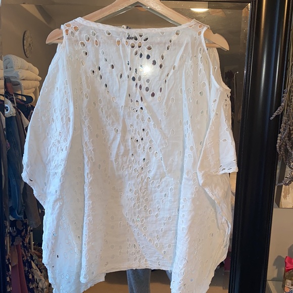 Roxy Eyelet Top - Picture 3 of 4